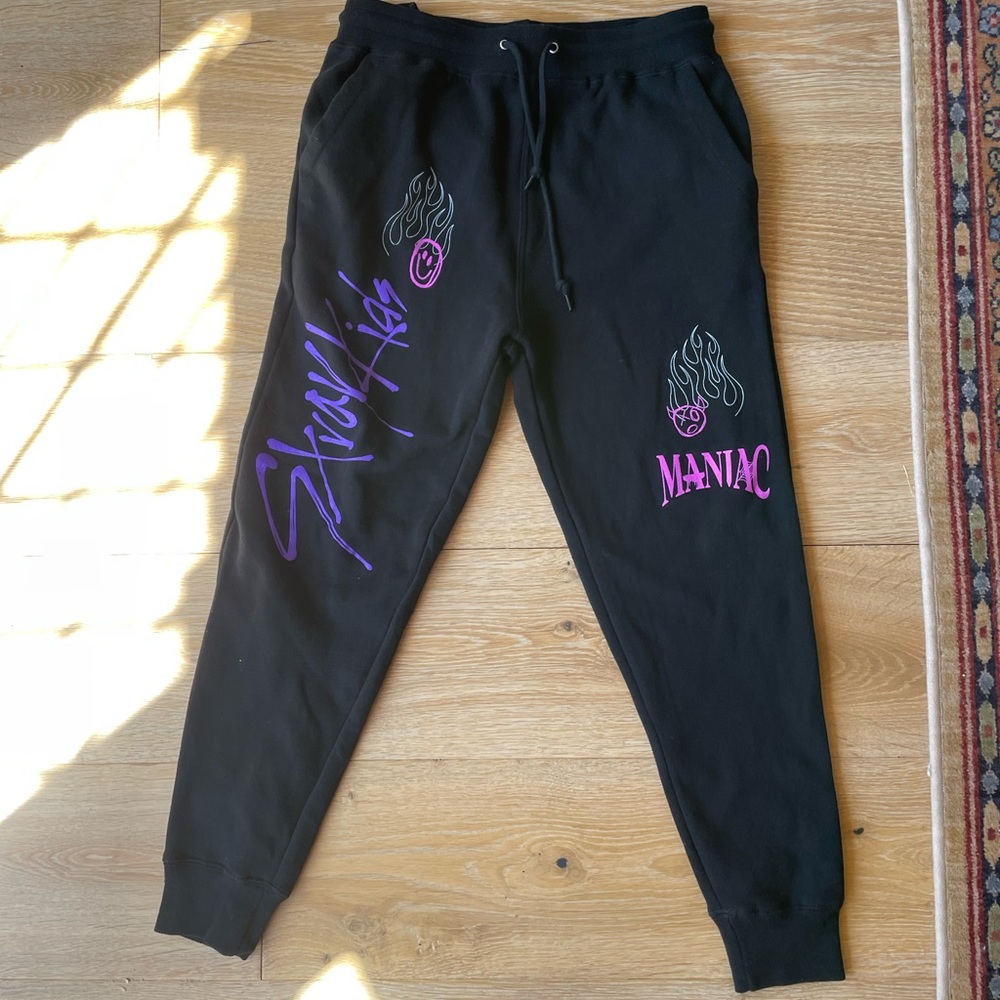 Stray kids maniac joggers merch